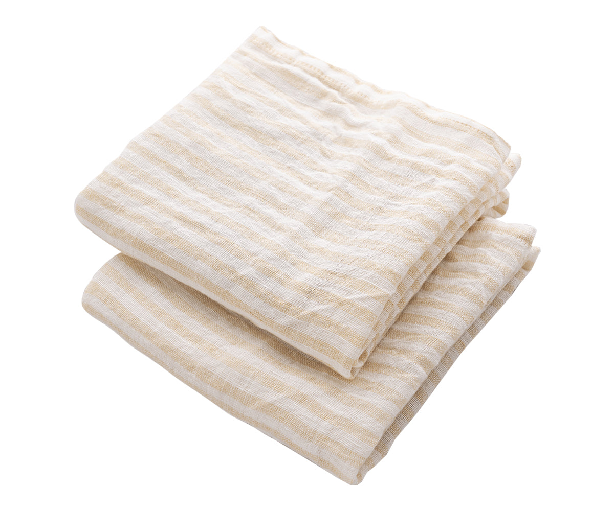 Linen towels are highly absorbent, making them ideal for drying dishes, hands, and bodies.