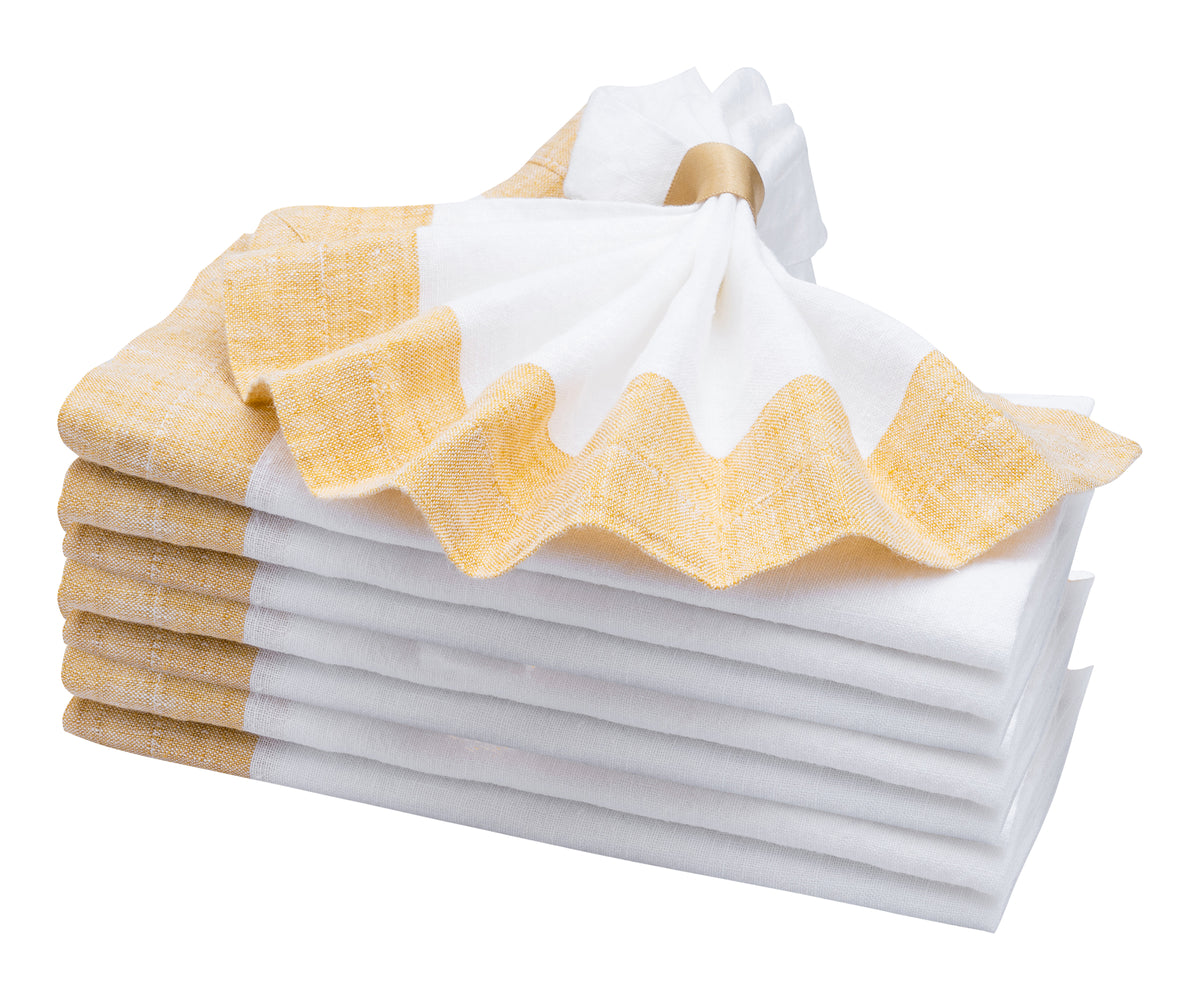 The perfect finishing touch: White cloth napkins for a clean look