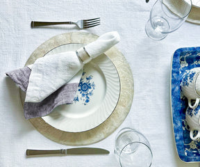 A cloth napkin is a great addition to your dining experience. You can opt for white cloth napkins, which offer a timeless and versatile choice for any table setting. If you want to add a touch of freshness and vibrancy, consider green cloth napkins. For an elegant and sophisticated touch, dinner napkins made of cloth are the perfect choice to elevate your dining table.