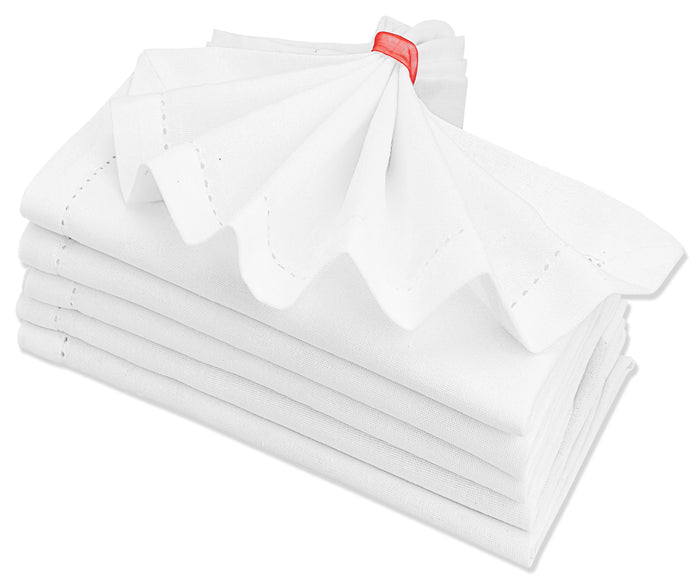 Experience luxury with the soft and refined feel of our white cloth napkin.