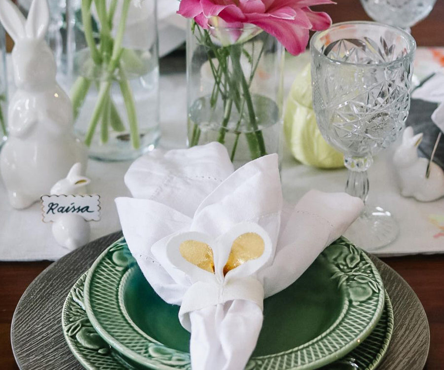Classic white napkins elevate your table setting pen_spark
