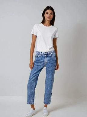 Women's soft cotton T-shirt made from sustainable bamboo blend – stretchy elastane fabric with self-collar and regular fit