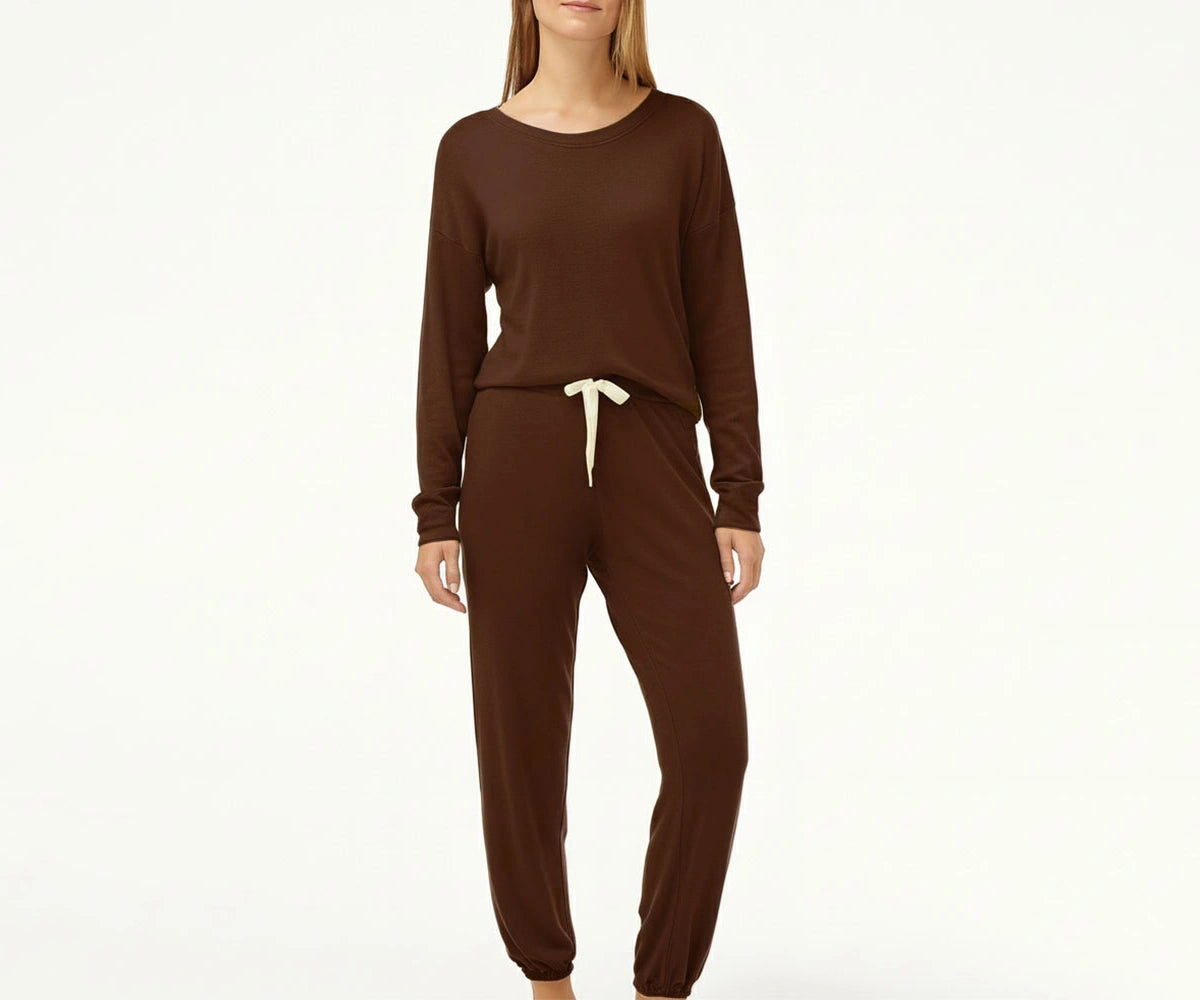 adies’ brown nightwear set with elastic waistband and relaxed-fit lounge style