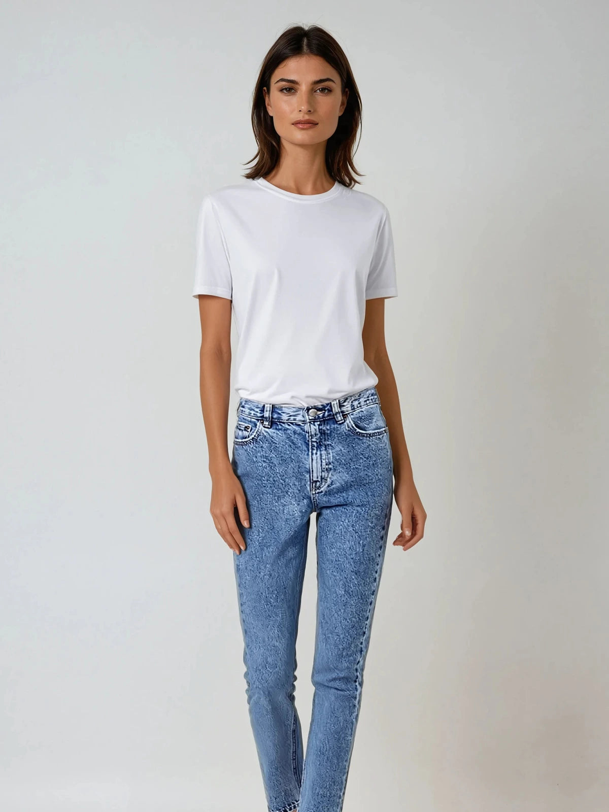 Women's workout T-shirt in lightweight bamboo cotton – moisture-wicking, stretchy and perfect for gym or casual wear