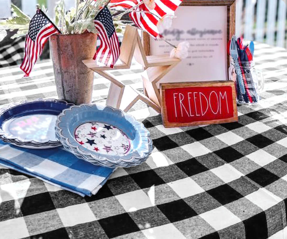 Round tablecloth with American flag colors and freedom text decoration