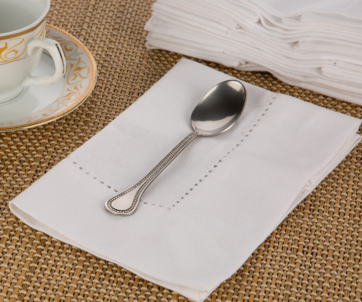 white cloth napkins, cloth napkins in bulk, cloth napkin folding, cloth napkin folds, reusable napkins, cloth kids napkins, kids napkins.