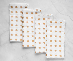 White Napkins Cotton: Soft and durable for luxurious comfort.