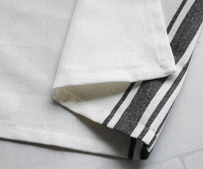  Striped napkins designed for wedding receptions and special ceremonies.