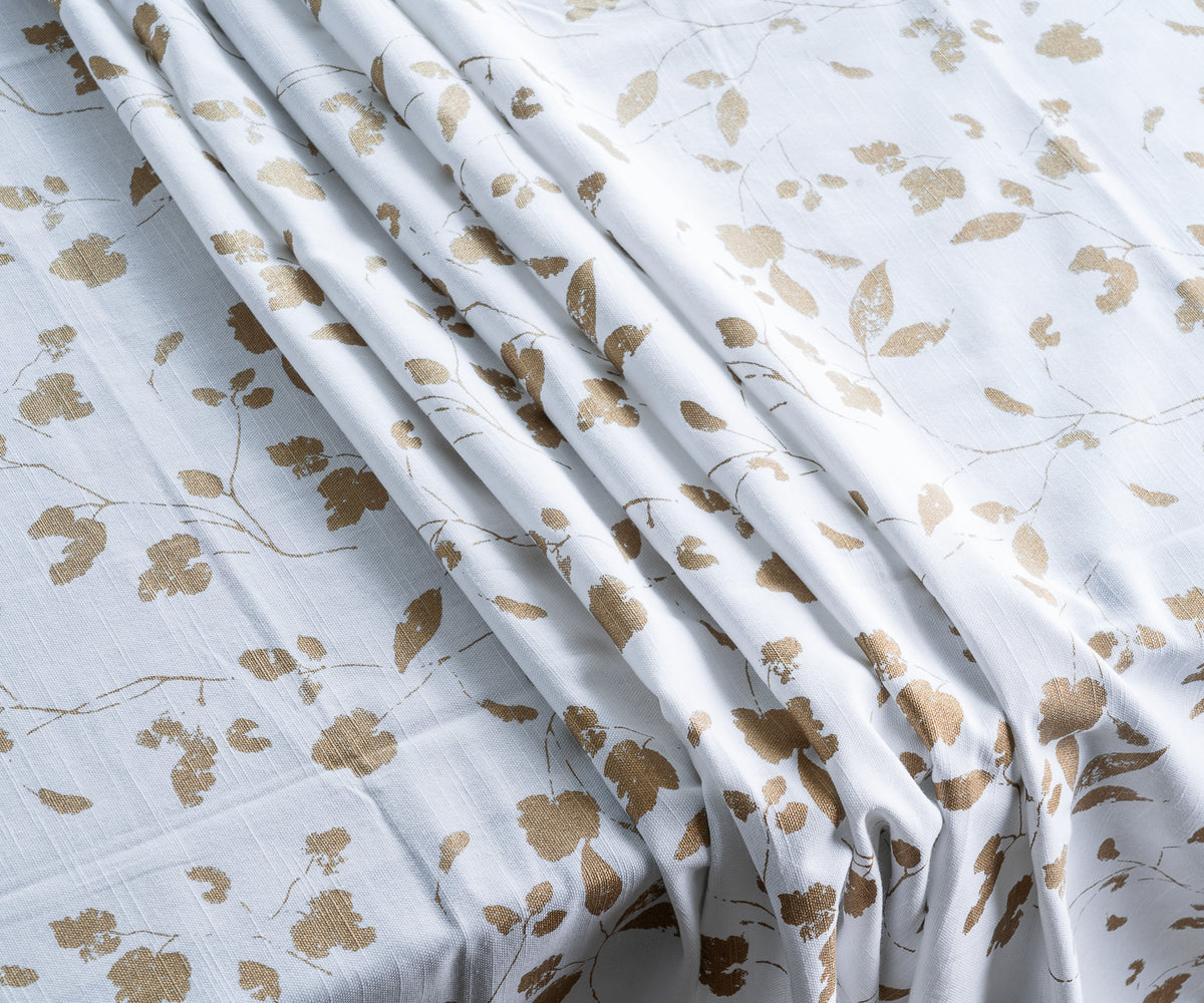 Transform your spring gatherings with the beauty of bulk gold rectangle tablecloths, elevating your table decor with timeless elegance.