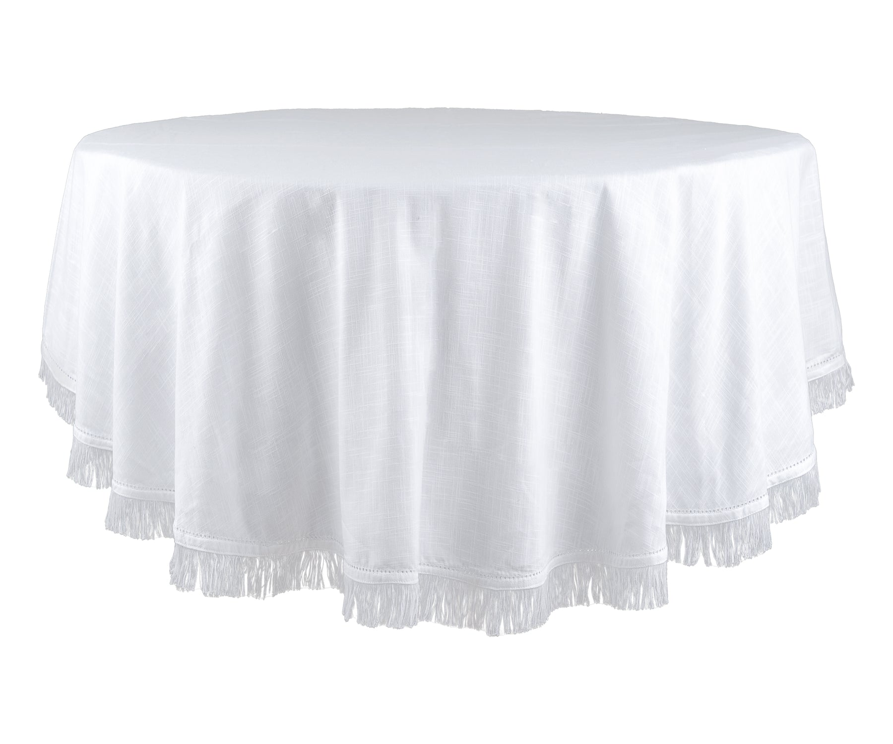 The charm of a white tablecloth lies in its pristine simplicity. It evokes a sense of purity and sophistication, making it a timeless choice for formal occasions or casual gatherings.