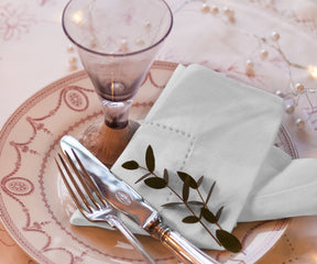 white cloth napkins, cloth napkins in bulk, cloth napkin folding, cloth napkin folds, reusable napkins, cloth kids napkins, kids napkins.