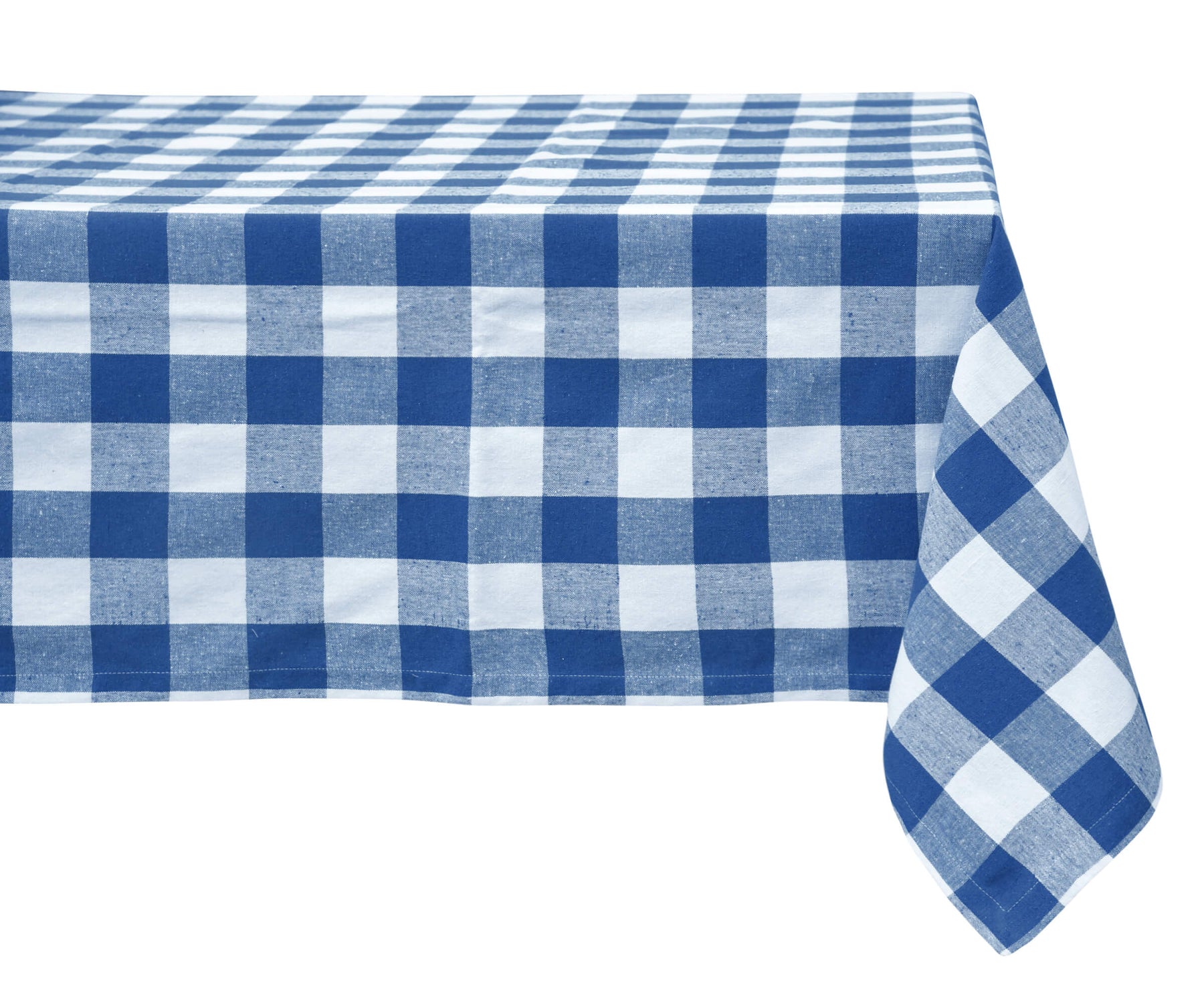 A blue and white tablecloth combines the classic appeal of blue with the freshness of white, creating a timeless and charming look.