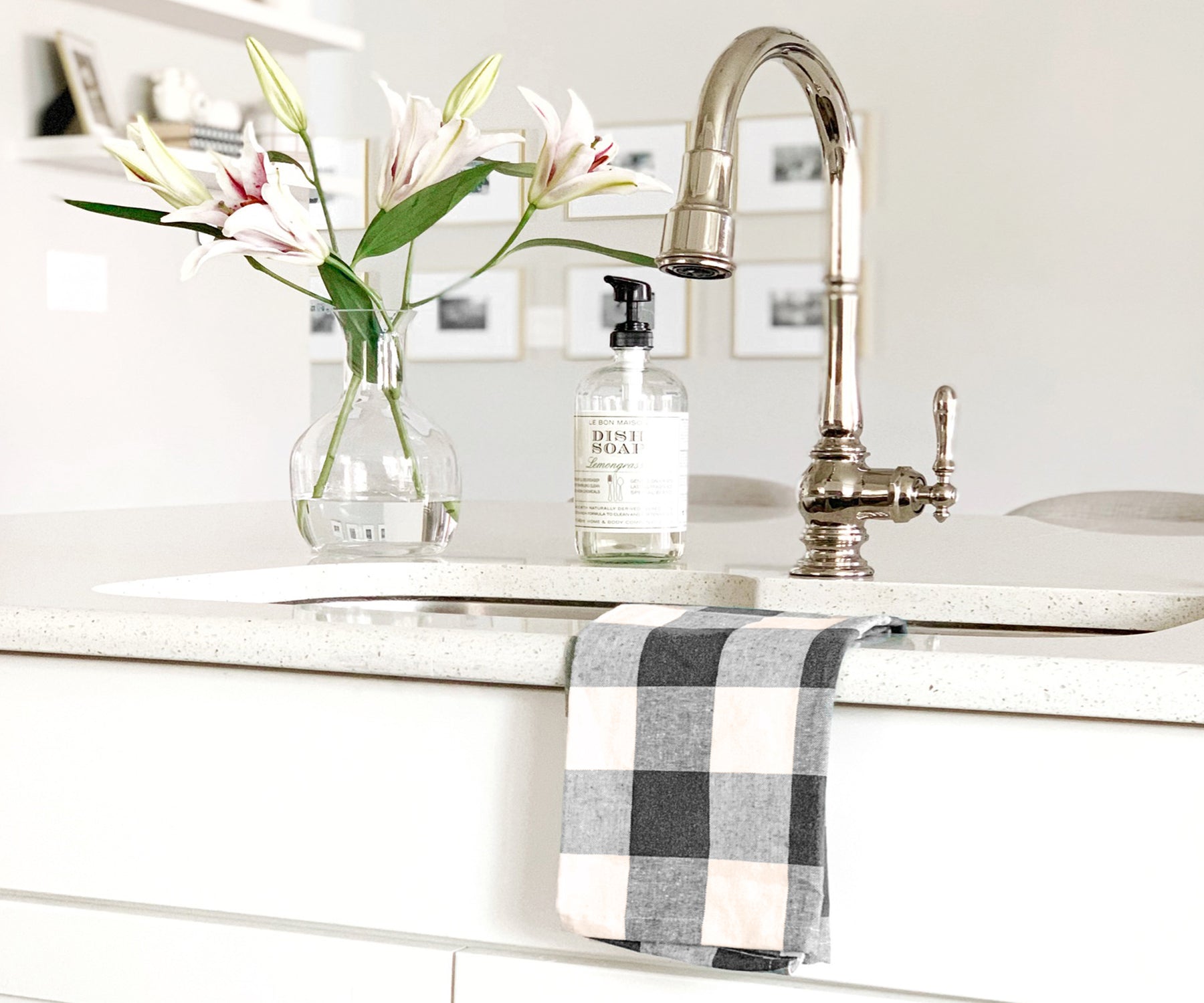 Kitchen hand towels are also a great addition to any kitchen. They are perfect for drying hands after washing up or for wiping down surfaces.