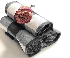 Grey towels are absorbent and durable, making them perfect for drying dishes and cleaning up spills.