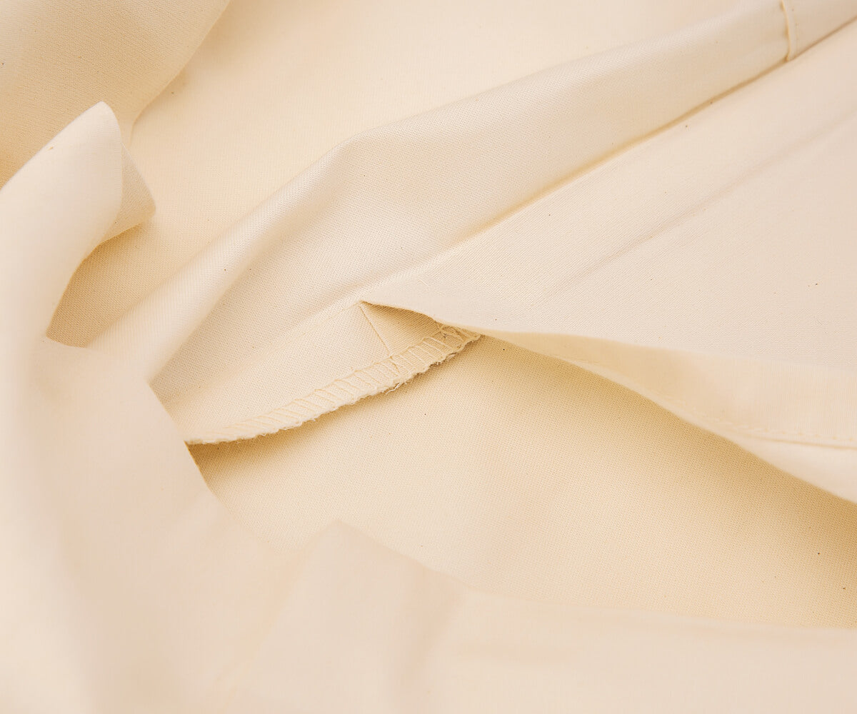 Close-up of the cotton fitted sheet's folded edge