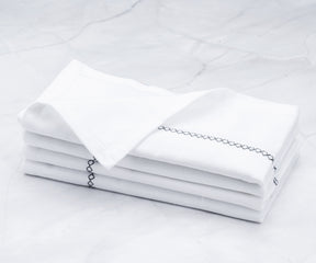 cloth dinner napkins adding a sense of luxury and refinement to mealtime gatherings.
