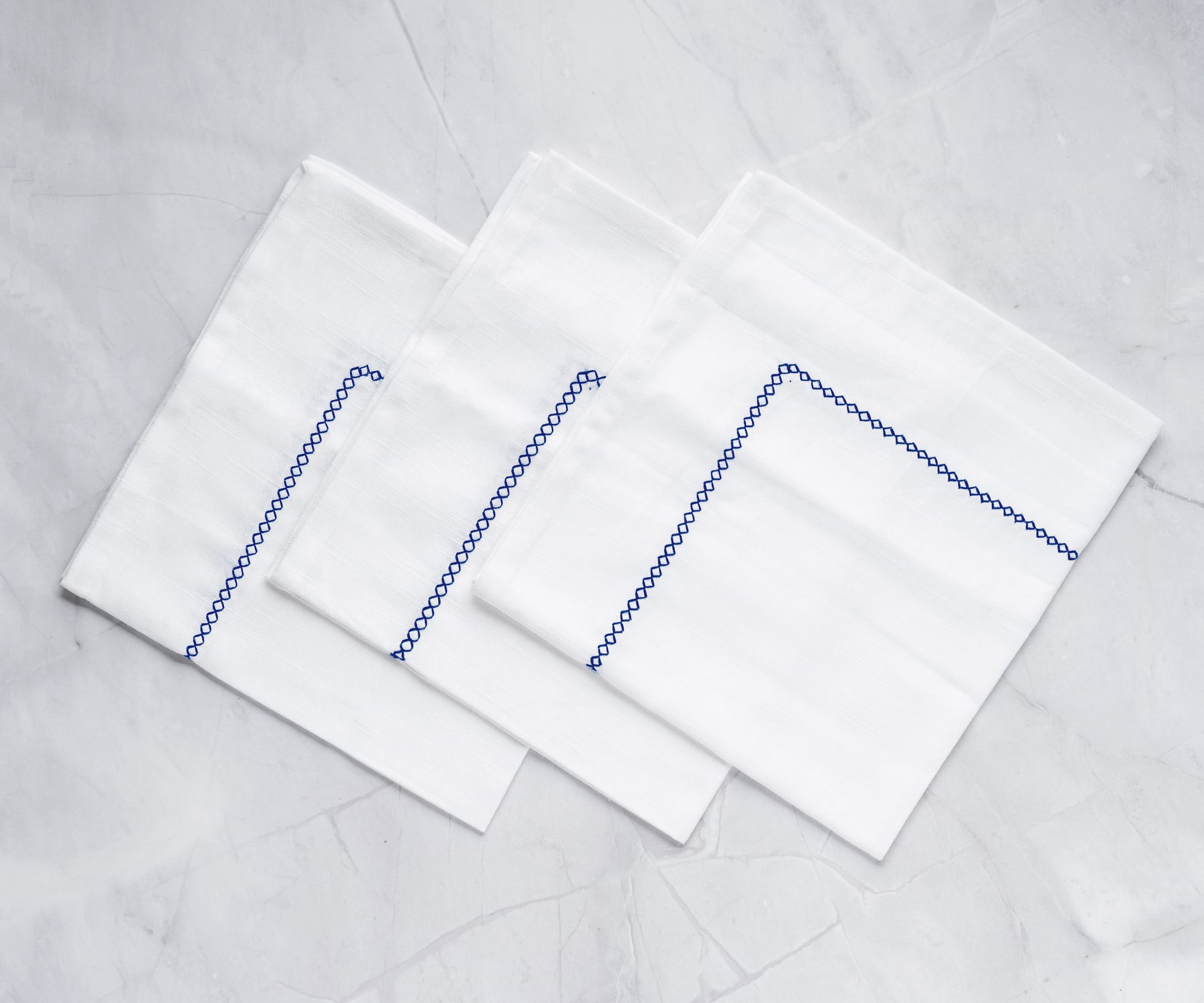 white linen napkins or bulk linen napkins is suitable for easter napkins, and wedding napkin.