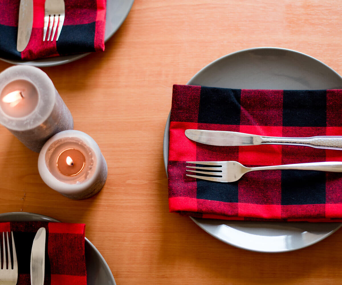 Embrace sophistication and versatility with these napkins, a timeless addition to elevate your table presentation.