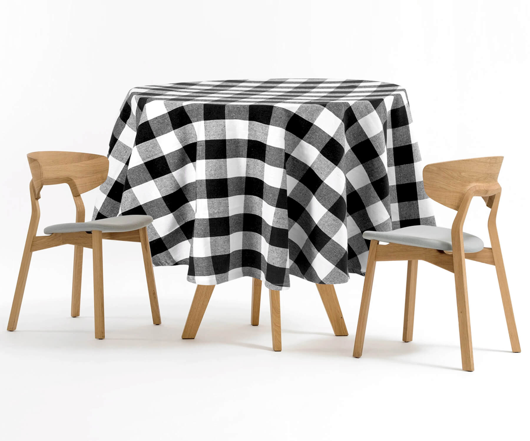 Round tablecloth with a checkered pattern, ideal for picnics