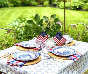 Blue dish towels are absorbent and durable, making them perfect for drying dishes and cleaning up spills.