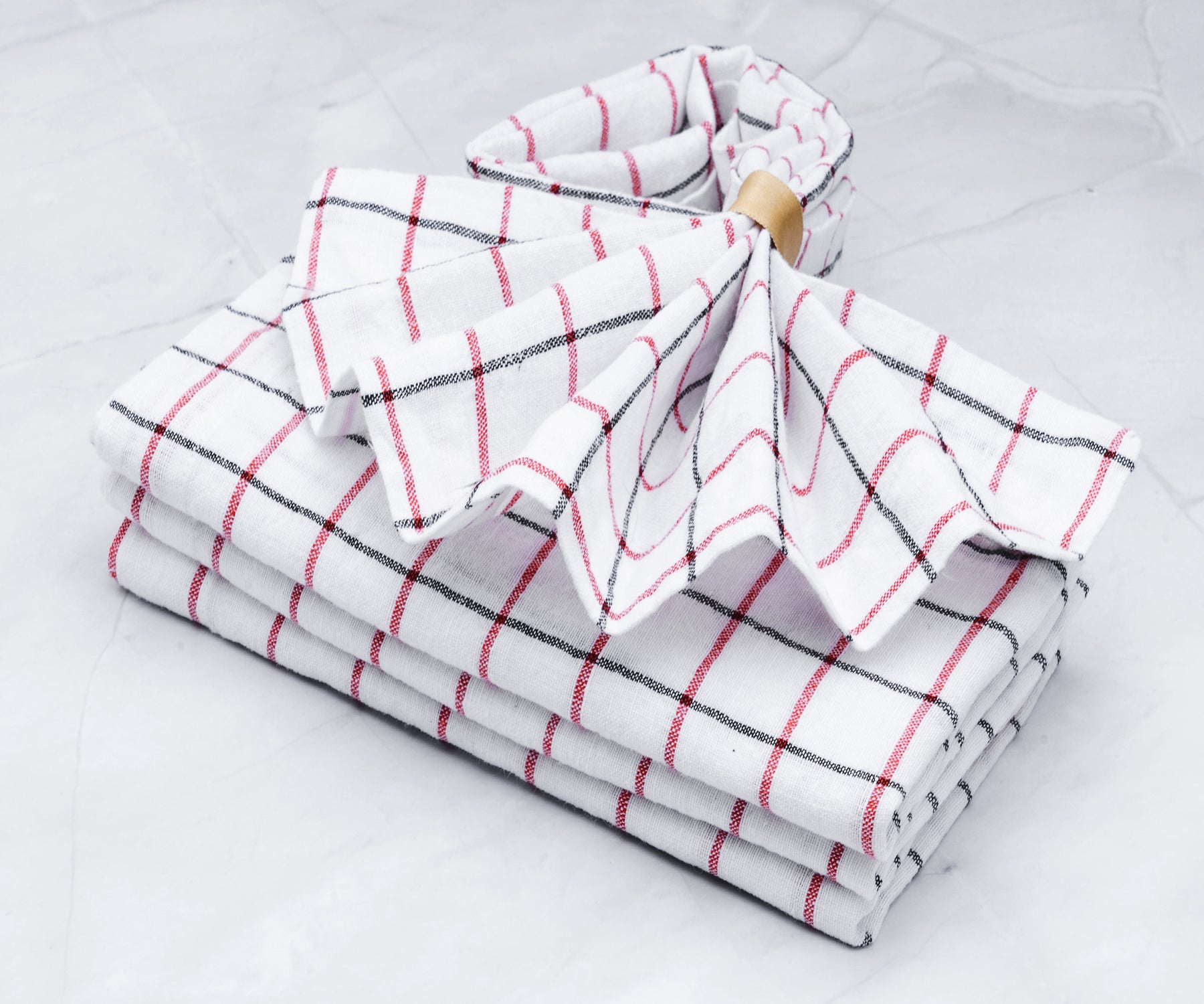 https://www.allcottonandlinen.com/cdn/shop/products/line-checked-white-napkin-1_bce0dfe1-3d85-4d99-8e49-928b224c82c9_1800x.jpg?v=1687943712