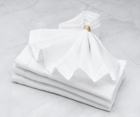 https://www.allcottonandlinen.com/cdn/shop/products/line-checked-white-napkin_a3da3140-e33e-426e-a7f8-36a24bbb1e92_288x.jpg?v=1680333686