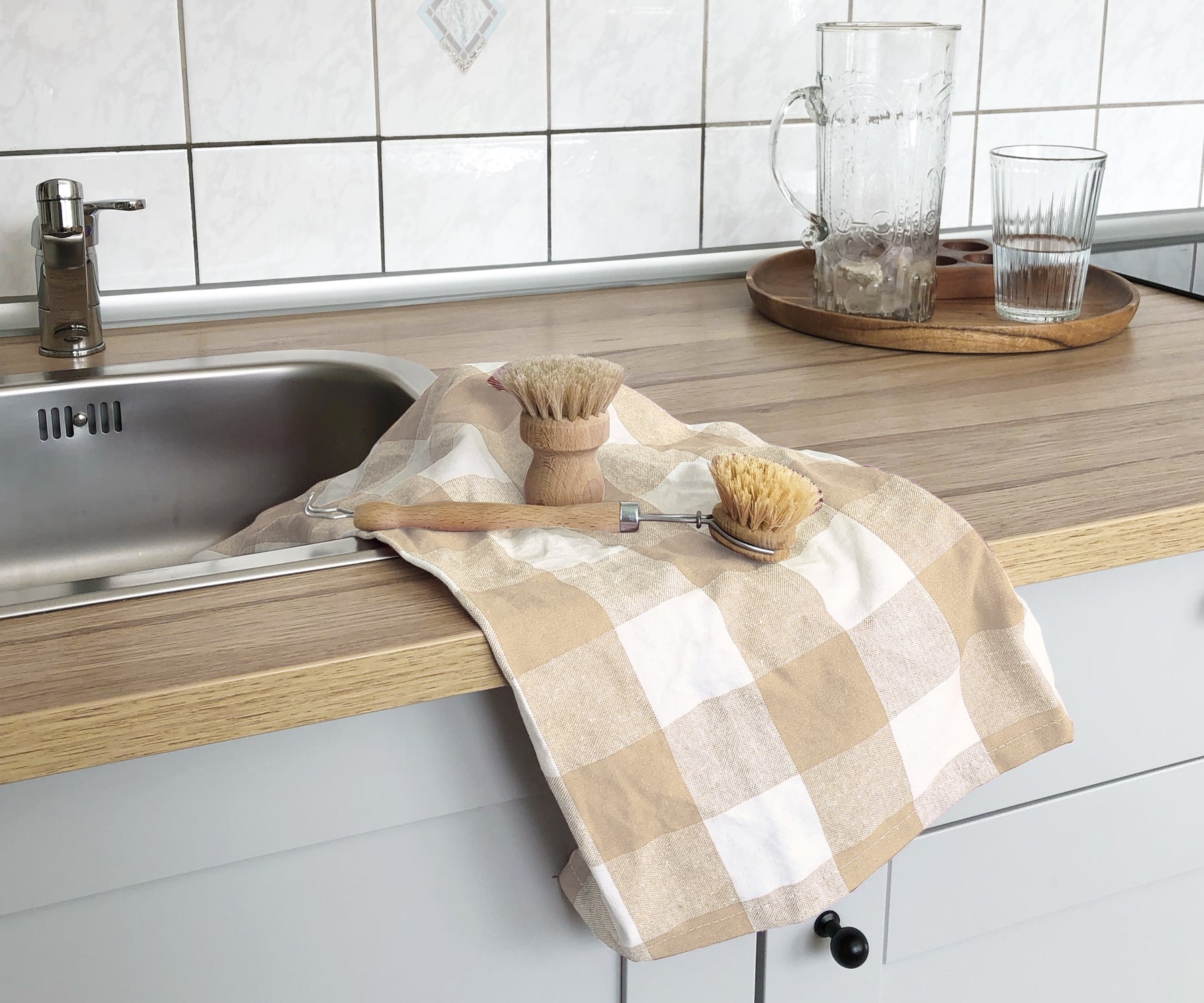 Hand towels for kitchen are perfect for drying hands after washing up or for wiping down surfaces.