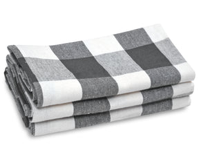 Kitchen towels come in a variety of colors and patterns to match your kitchen décor. You can find plain towels, as well as towels with fun prints and designs.